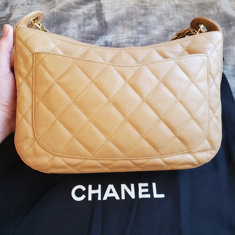 Chanel Timeless Quilted CC Caviar leather shoulder bag - Picture 4 of 16